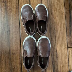 Old Navy slip on sneakers